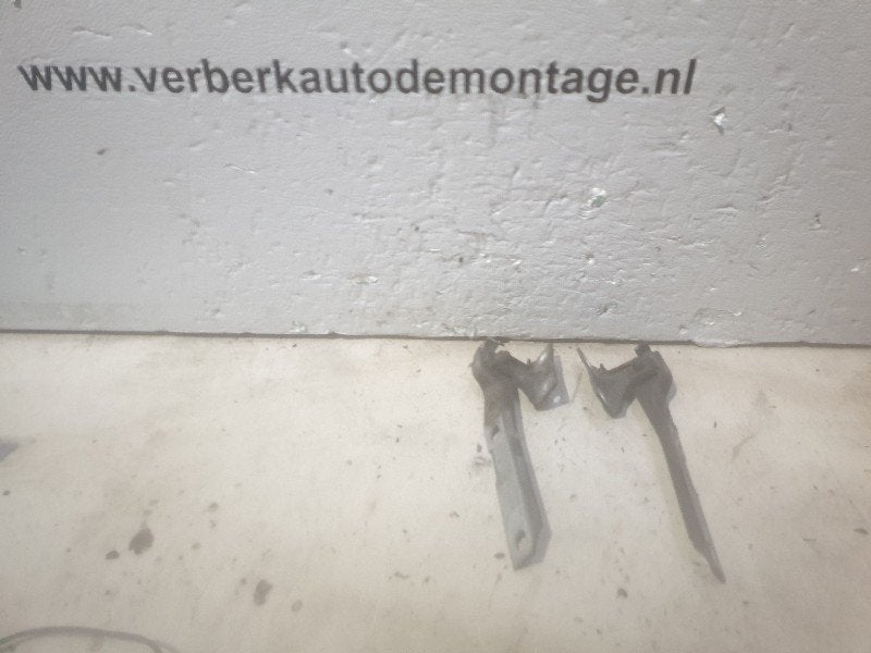 CHARNIERE DE CAPOT set Audi 80 (B4) (01-1991/12-1995), Autos : Pièces & Accessoires, Auto-Union-Straße  1,
85057  Ingolstadt, DE