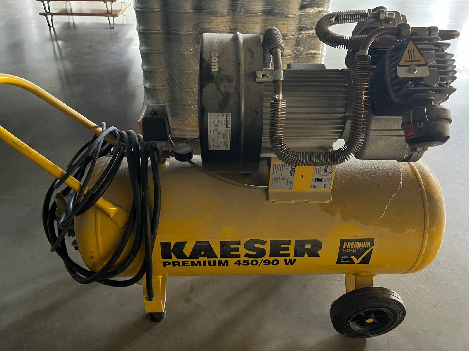 Kaeser Premium 450/90W Zuigercompressor 230 volt, 400 à 800 litres/min, Comme neuf, Enlèvement, 25 à 100 litres
