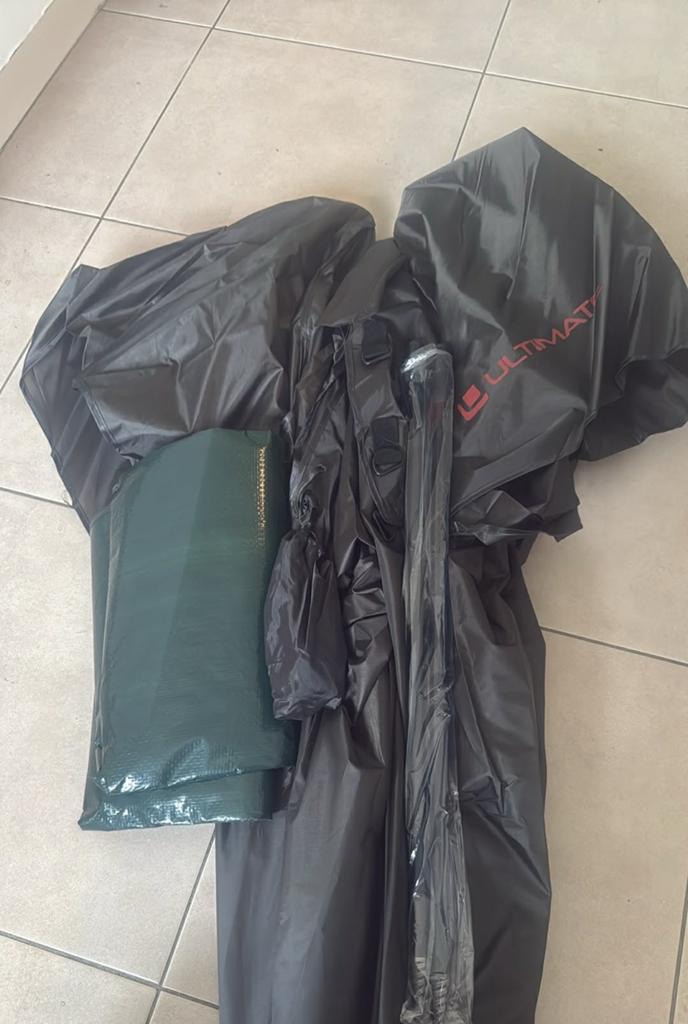 nieuwe brolly ultimate !, Sports nautiques & Bateaux, Pêche à la ligne | Carpes, Enlèvement, Comme neuf