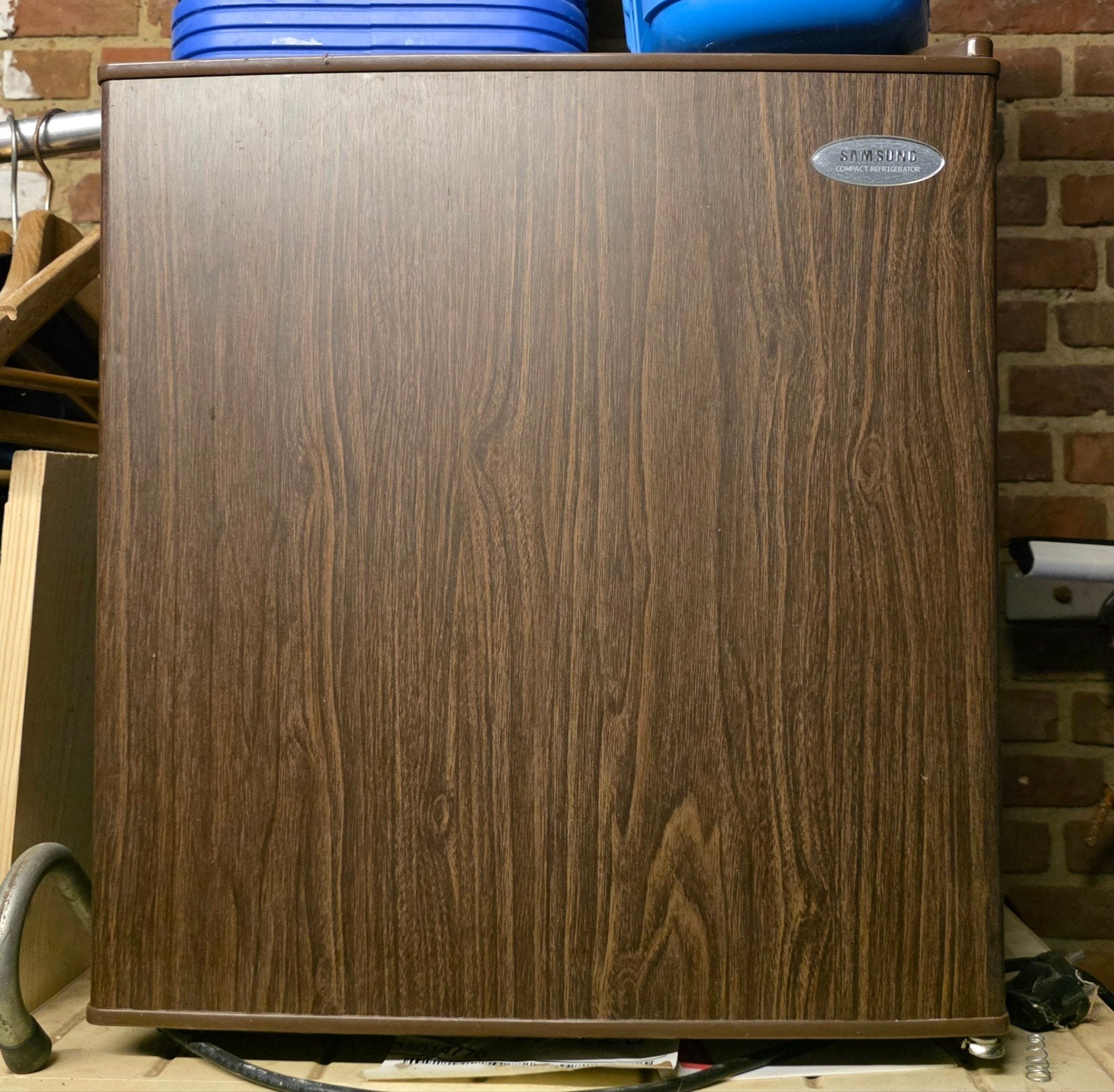 Samsung mini-koelkast (bar) in houtlook, 45 L, Elektronische apparatuur, Ophalen, Gebruikt, Minder dan 85 cm, Minder dan 75 liter