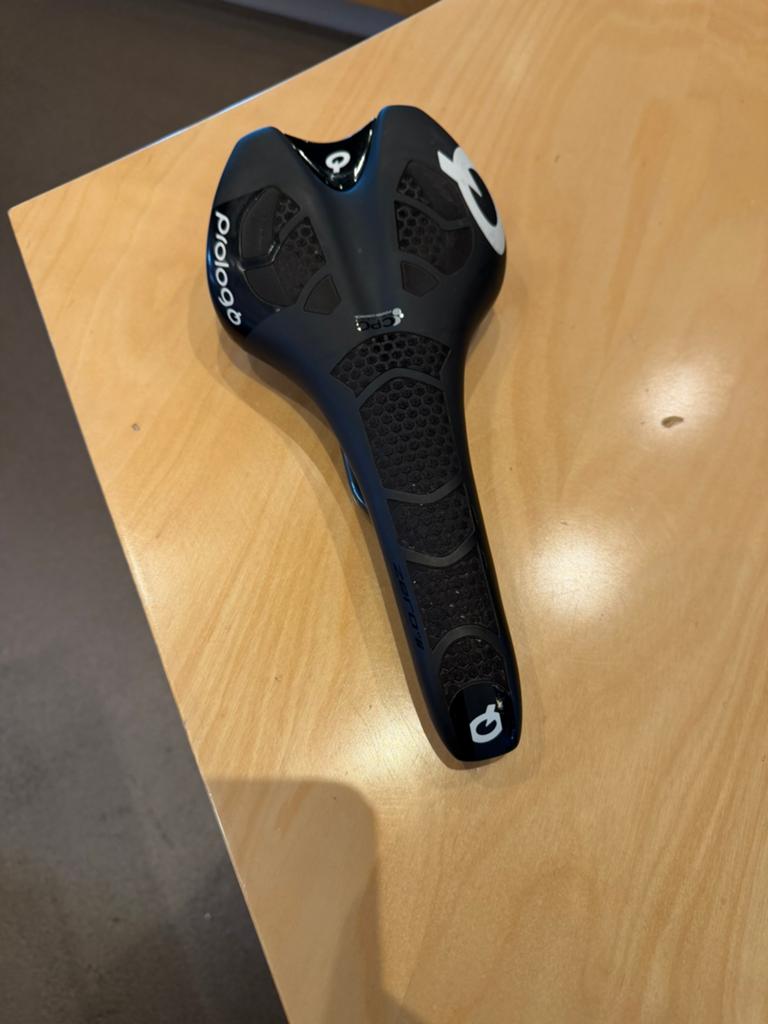 Fietszadel prologo zero 11 carbon, Fietsen en Brommers, Ophalen, Gebruikt, Zadel, Racefiets