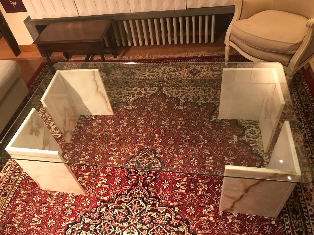 Stijlvolle glazen salontafel met massieve marmeren poten, Huis en Inrichting, Tafels | Salontafels, Ophalen, Gebruikt, Glas