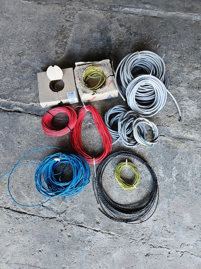 Lot cables et fils électriques, Bricolage & Construction, Enlèvement, Utilisé
