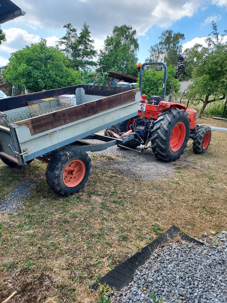 kubota ME5700 4x4 hydraulic shuttle 2008 - 1361h +benne 4t, Articles professionnels, Enlèvement, Utilisé, Autres marques, Jusqu'à 2500