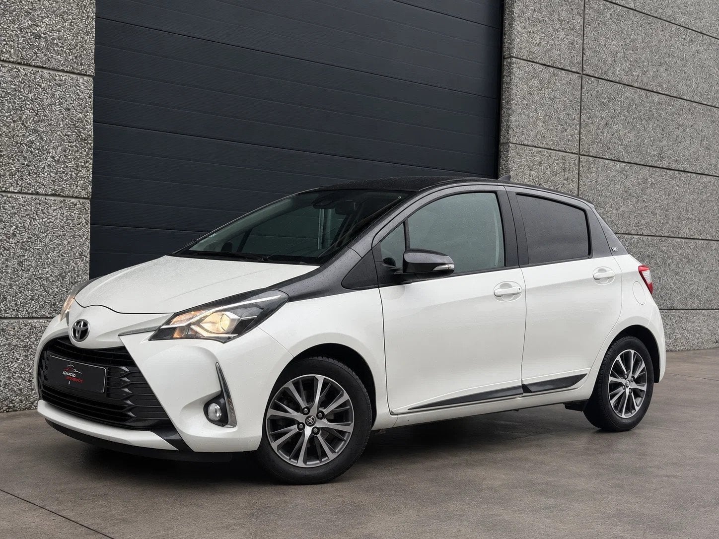 Toyota Yaris 1.0 Y20 Design, 998 cm³, Entreprise, Volant multifonction, Boîte manuelle