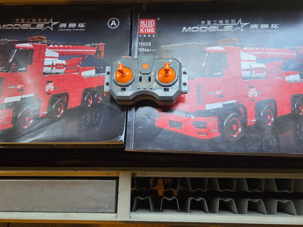 mouldking 19008 tow truck rood, Hobby en Vrije tijd, Ophalen, Zo goed als nieuw, Truck, Overige merken