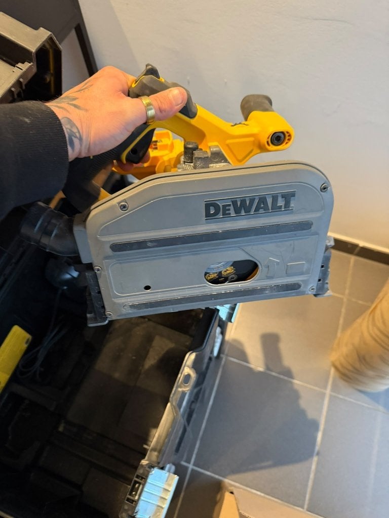 Scie plongeante Dewalt 165 mm avec chargeur et batteries, Enlèvement, Utilisé, Scie plongeante