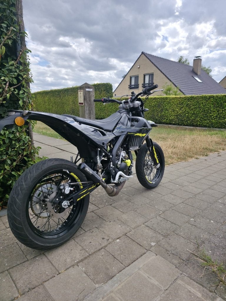 Trophy Rieju MRT sm50 Trophy Racing Edition 2024, Autres marques, 49 cm³, Comme neuf, 6 vitesses