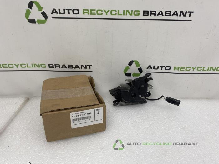 Slotmechaniek Motorkap van een BMW iX3, Gebruikt, -, -, Ophalen of Verzenden