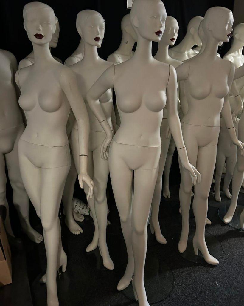 OPRUIMING !!!!! Etalagepop paspop mannequin Ralph Pucci, Kleding | Dames, Overige Dameskleding, Ophalen of Verzenden