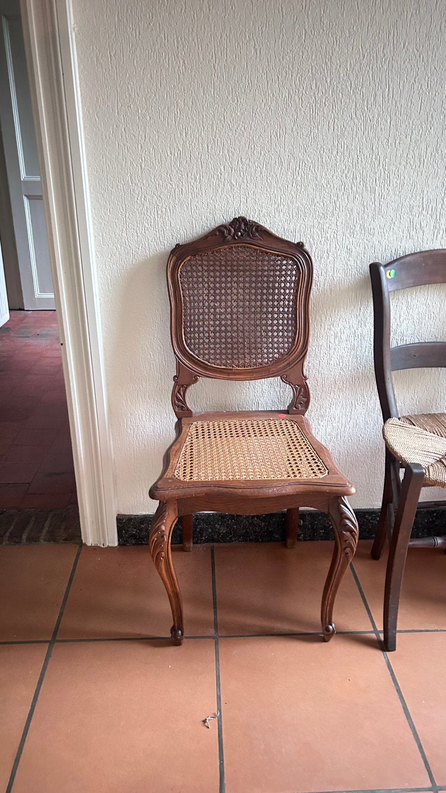 Chaise ancienne en bois et rotin — Style Louis XV/Rococo, Antiquités & Art, Enlèvement