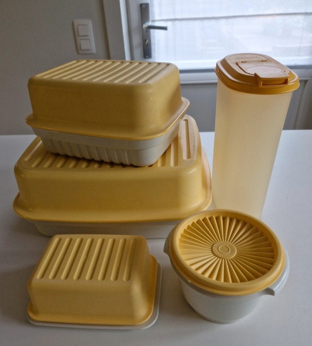 Tupperwarepakket, geel en wit, Ophalen, Gebruikt, Geel, 1000 ml
