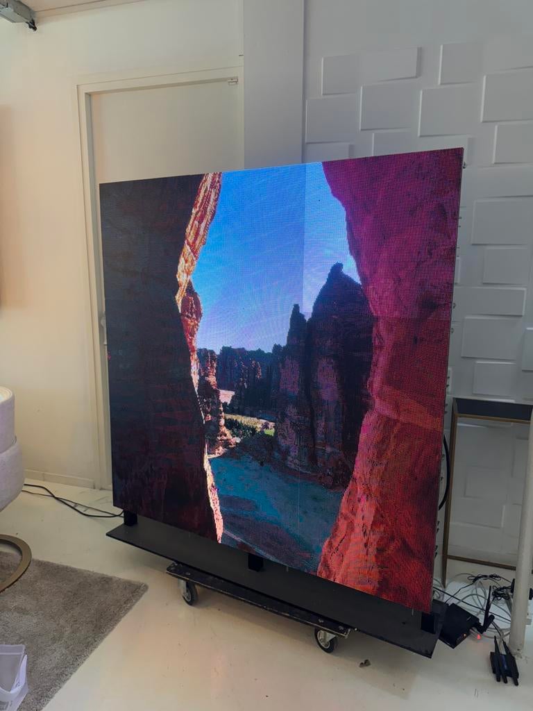 Ledscherm 150x150cm 2 stuks (Reclame), Audio, Tv en Foto, Televisies, Ophalen, Zo goed als nieuw, LED