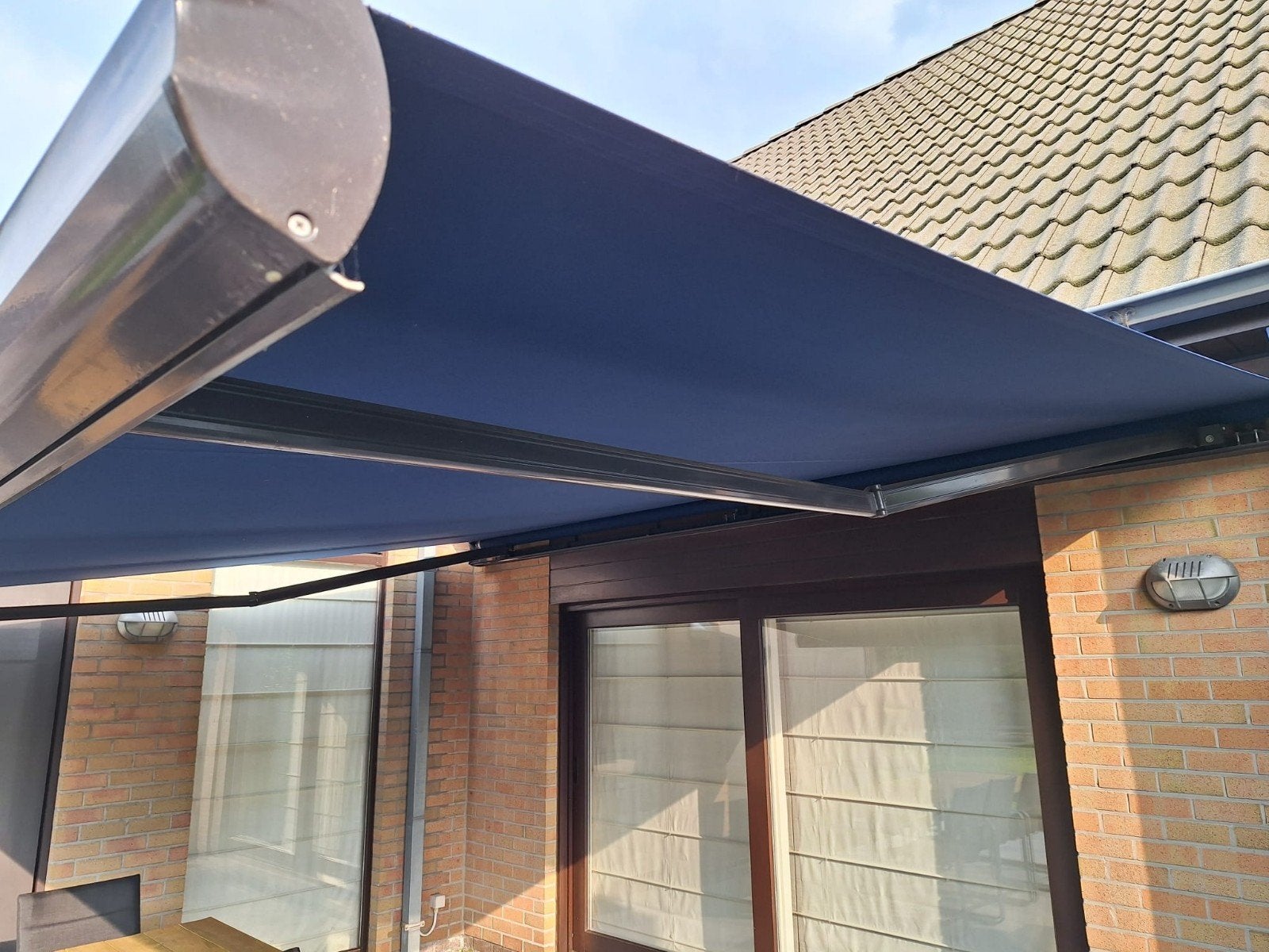 Elektrische zonneluifel met mooie blauwe doek, Tuin en Terras, Ophalen, Gebruikt, 450 cm of meer, Elektrisch