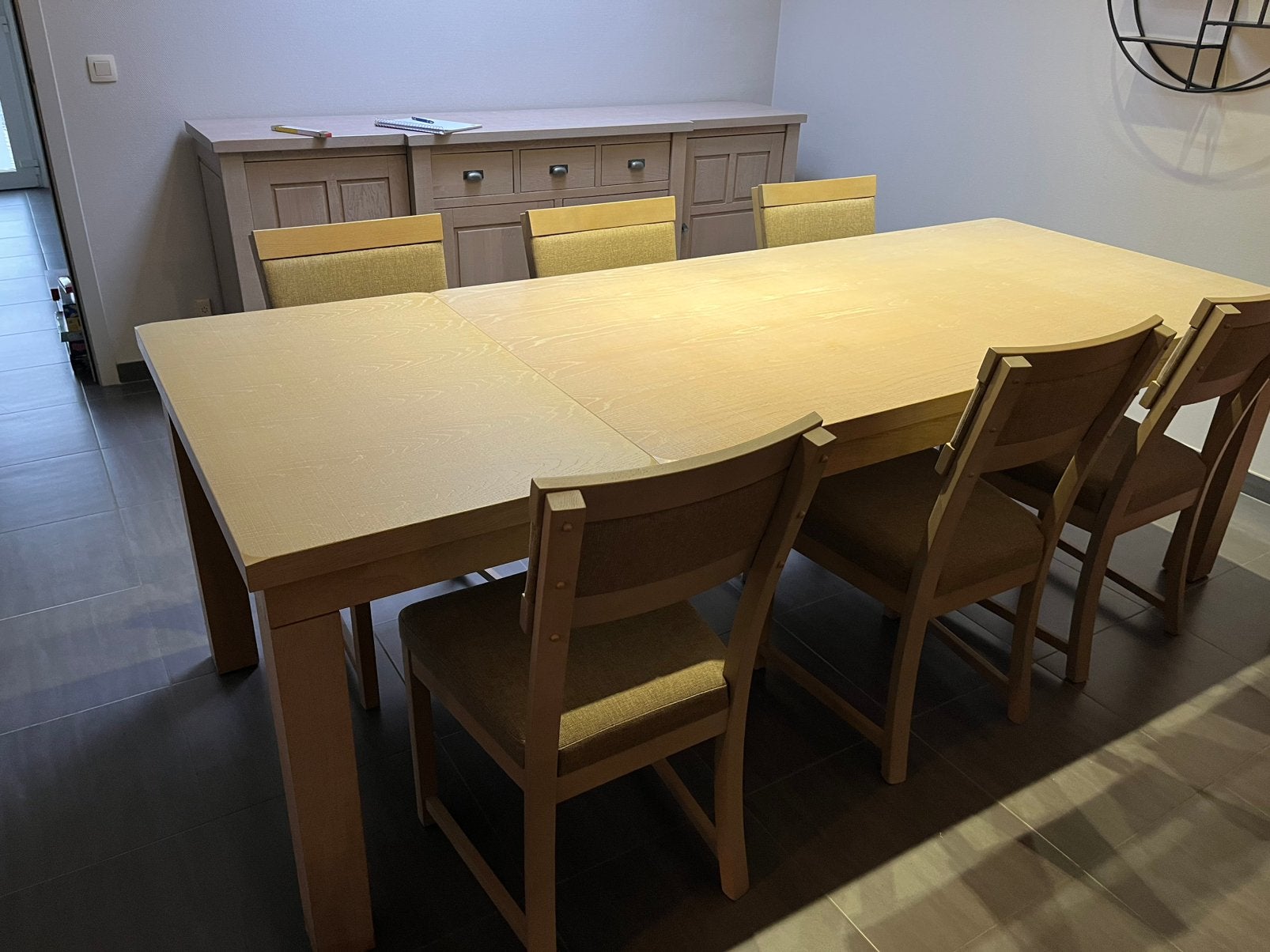 Buffet de salle en chêne + table extensible et 6 chaises, Maison & Meubles, Enlèvement, Comme neuf
