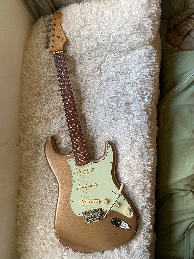 Fender Road Worn 60’s Stratocaster Vintera, Musique & Instruments, Instruments à corde | Guitares | Électriques, Fender, Enlèvement
