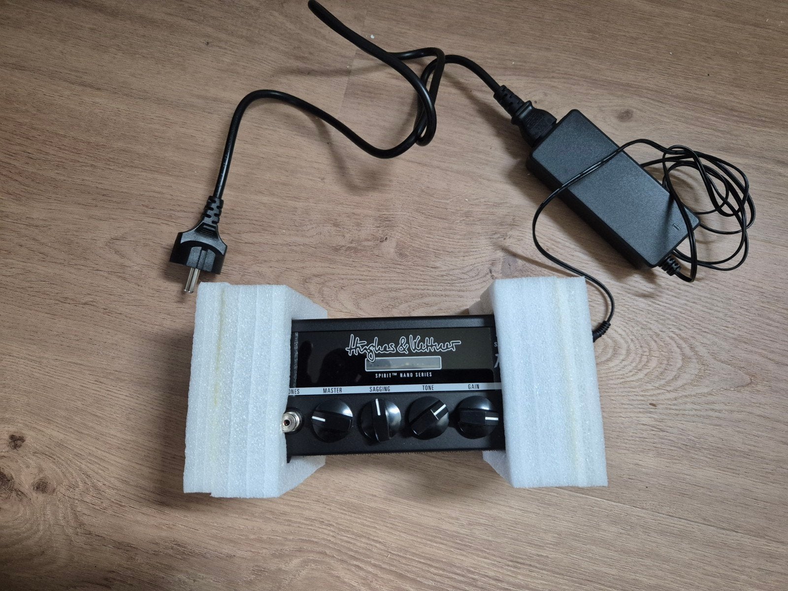 bijna nieuwe micro-versterker, Muziek en Instrumenten, Ophalen of Verzenden, Zo goed als nieuw, Gitaar