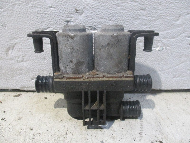 RADIATEUR SOUPAPE ELECTRIQUE BMW 5 serie Touring (E39), Autos : Pièces & Accessoires, Utilisé, BMW, Petuelring 130
80809  München, DE