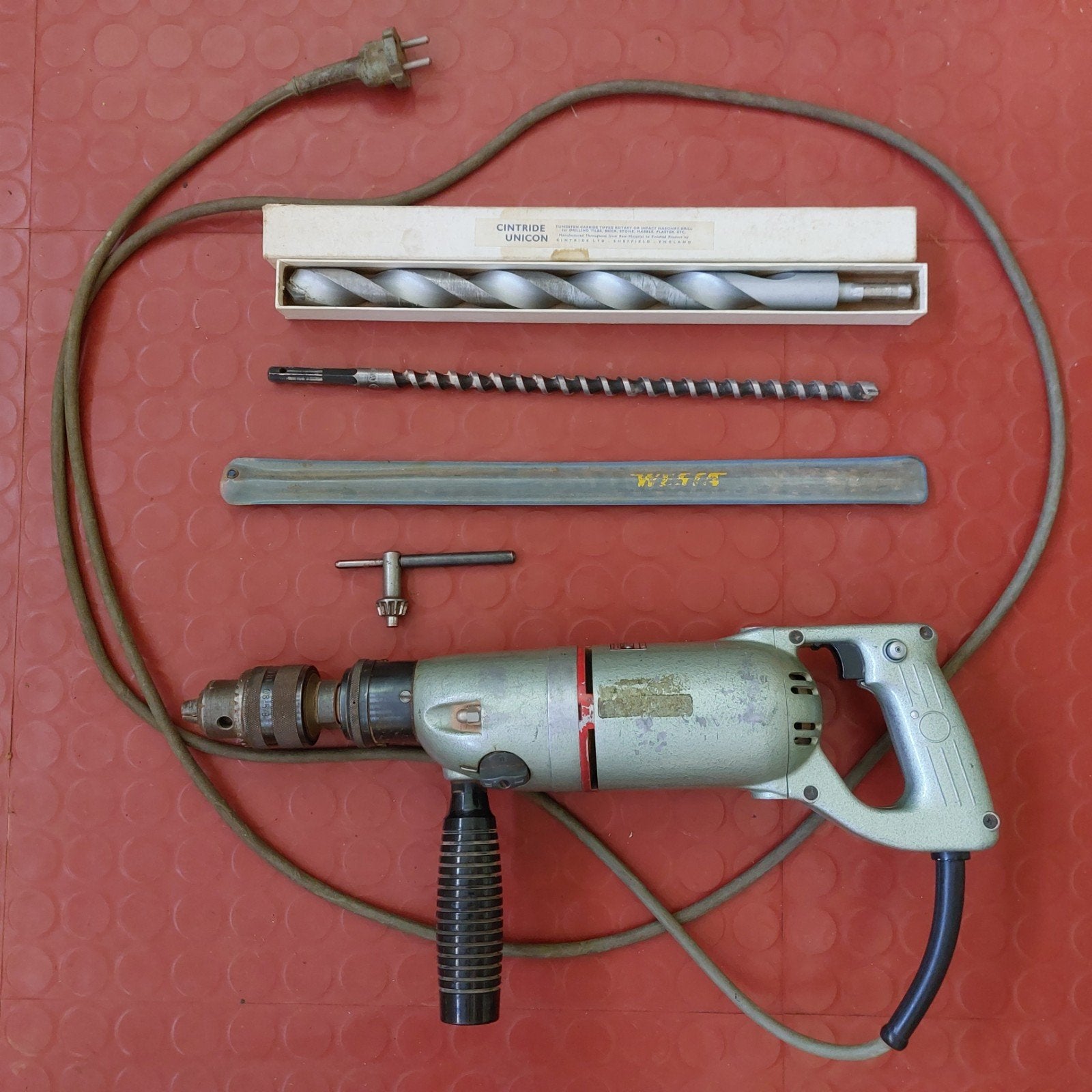 Oude boormachine, Doe-het-zelf en Bouw, Gereedschap | Boormachines, Ophalen, Boormachine