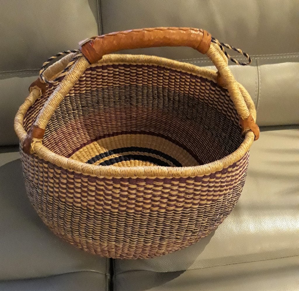 rieten mand met leder afgewerkt etnisch 40 cm, Huis en Inrichting, Ophalen of Verzenden, Zo goed als nieuw, Mand