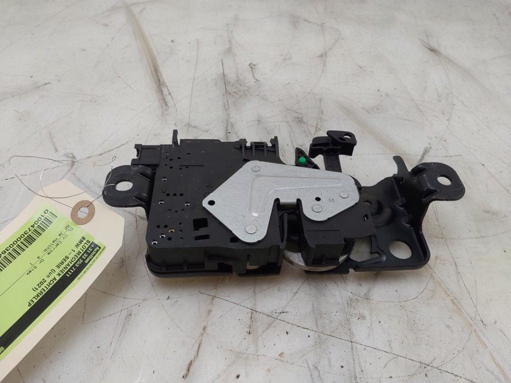 SLOTVANGER ACHTERKLEP BMW 1 serie (F40) (01-2019/-), Gebruikt, BMW, Petuelring 130
80809  München, DE, Bayerische Motoren Werke AG