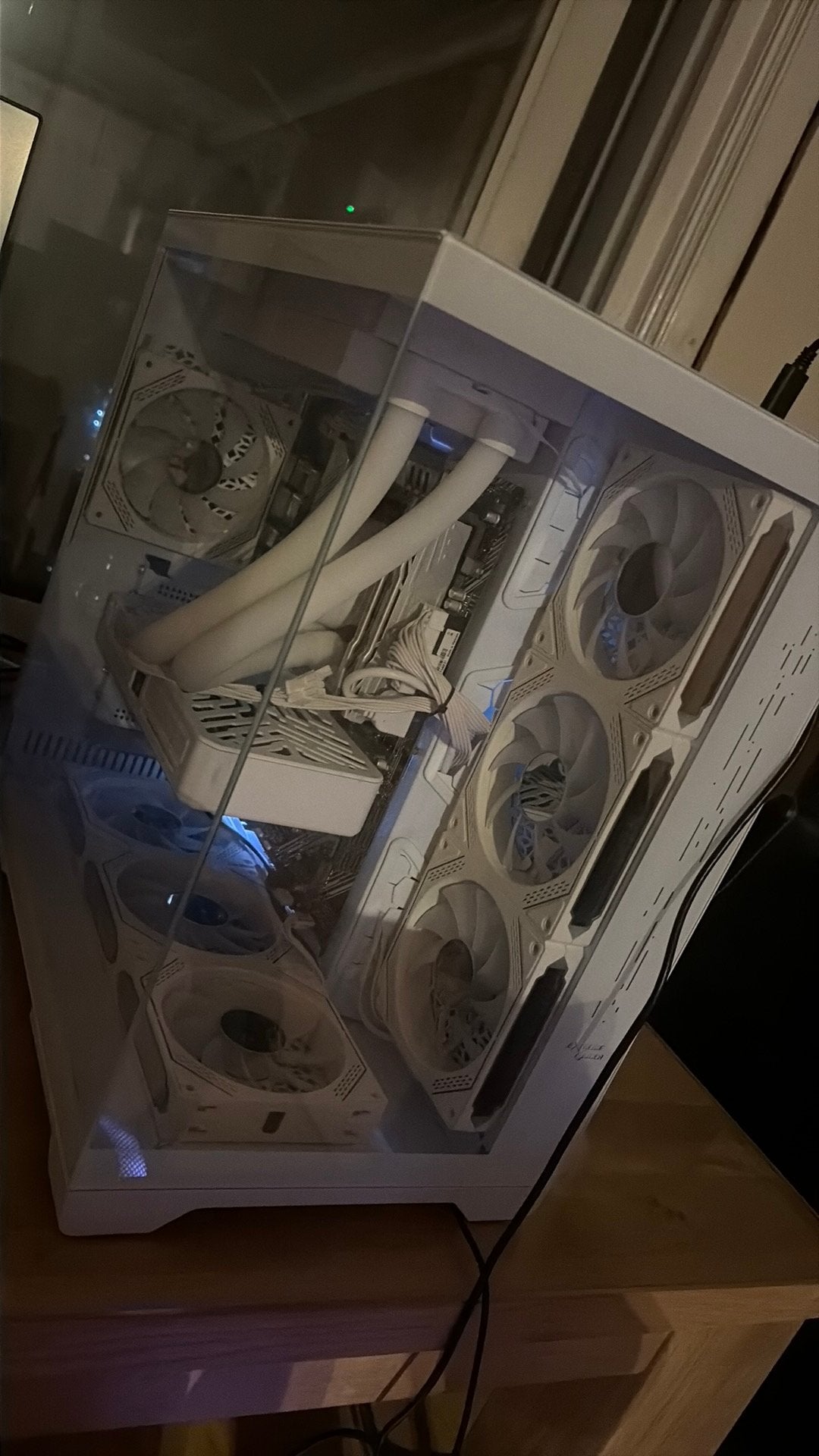 Gaming pc + tv + keyboard + mouse + mic, Computers en Software, Desktop Pc's, Ophalen, Zo goed als nieuw, Gaming, Onbekend