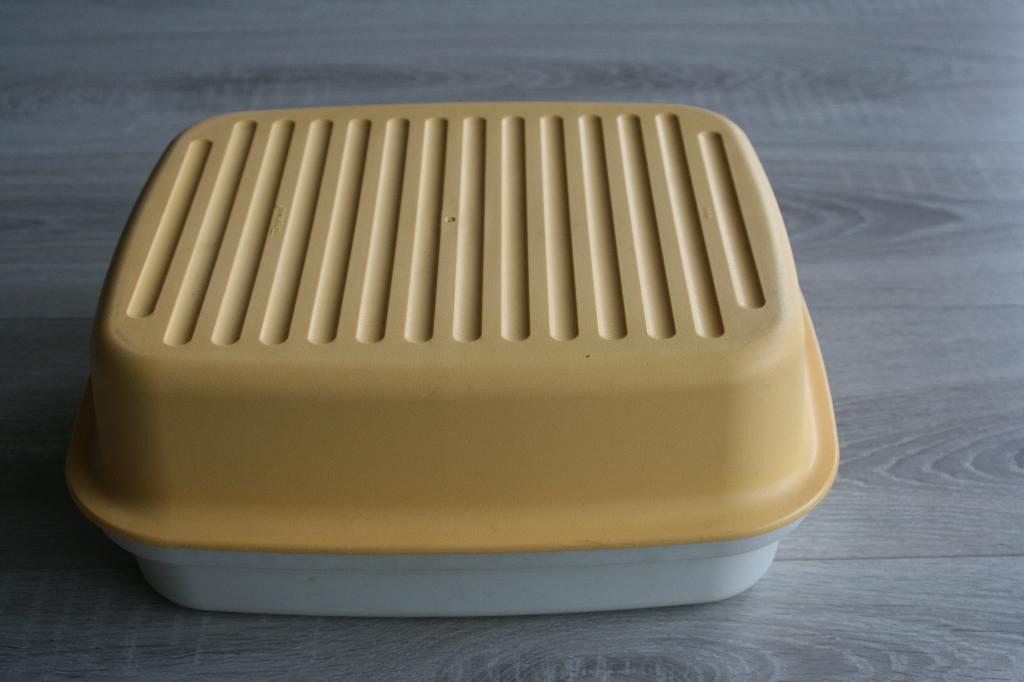 Tupperware brooddoos groot en klein, Ophalen of Verzenden, Gebruikt, Geel
