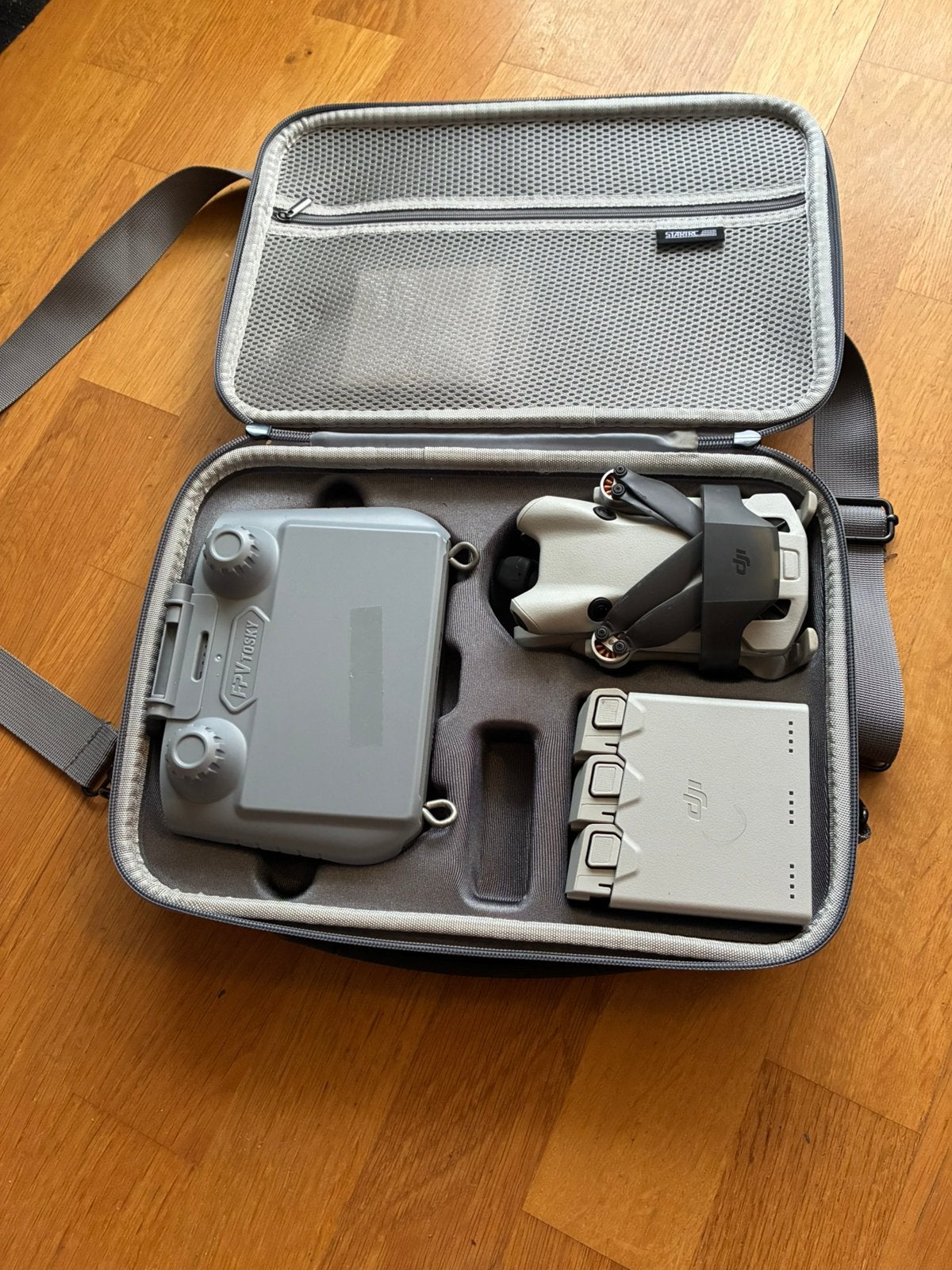 DJI Mini 4 Pro Fly More Combo + radiocommande DJI RC 2, Audio, Tv en Foto, Drones, Ophalen, Cameradrone, 15 tot 30 minuten, Zo goed als nieuw