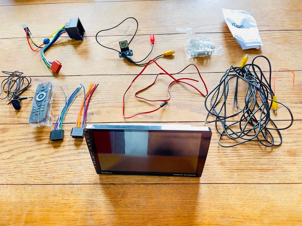 Ecrant tacltile pour voiture connecté radio carplay ect, Autos : Divers, Carkits, Enlèvement ou Envoi