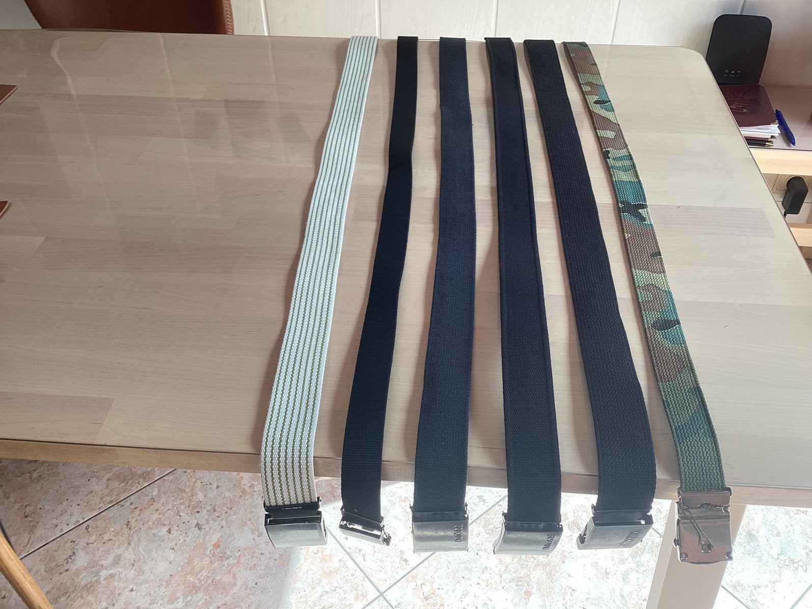 6 sangles en toile ensemble, Vêtements | Hommes, Ceintures, Enlèvement, Porté