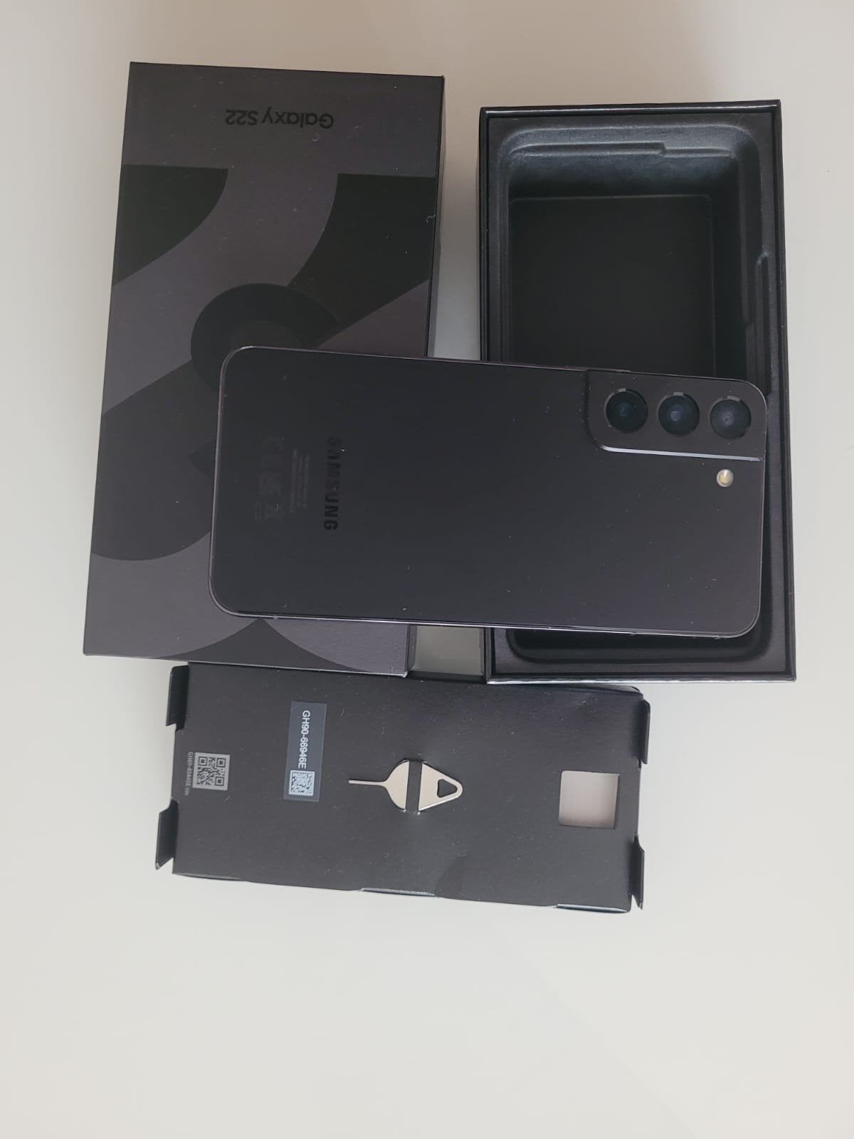 Samsung Galaxy S22 in doos kleur Zwart 2160 Wommelgem, Ophalen