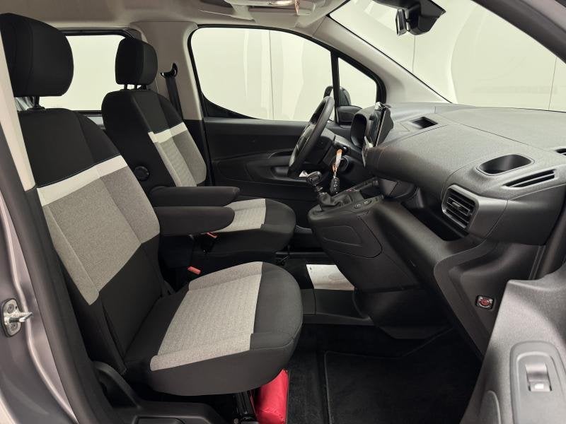 Citroen Berlingo 1.2i M FEEL **11.964km!!** LED|PDC|CARPLAY|, Auto's, Citroën, 4 deurs, Monovolume, 1199 cc, https://public.car-pass.be/vhr/27209aba-7bc1-4c25-b6cb-7dfa73b252c8