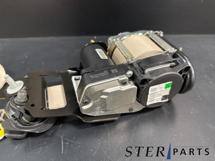 Ceinture de sécurité avant droite d'un Mercedes C-Klasse, Autos : Pièces & Accessoires, 3 mois de garantie, Utilisé, -, -