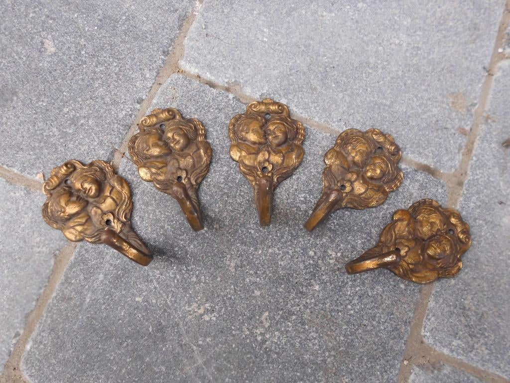 lot 5 pateres anciens - porte manteau identiques en laiton, Enlèvement ou Envoi