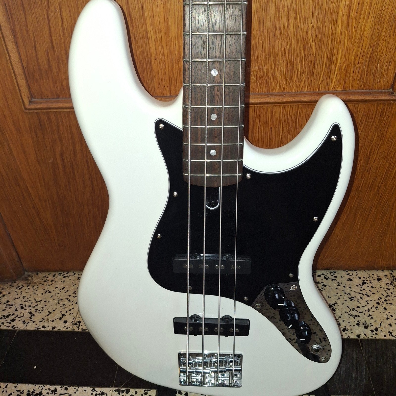 sire marcus miller v1, Enlèvement, Neuf, Électrique