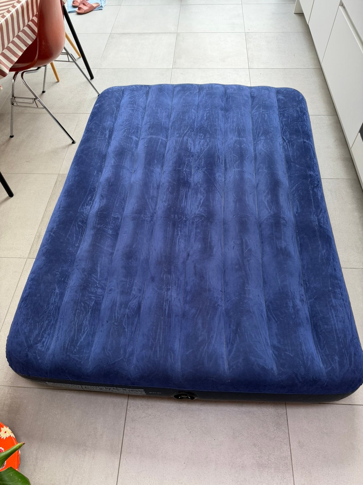 INTEX Luchtmatras -B1,35m-L1,90m + ev. combi met luchtpomp, Caravanes & Camping, Enlèvement, Utilisé