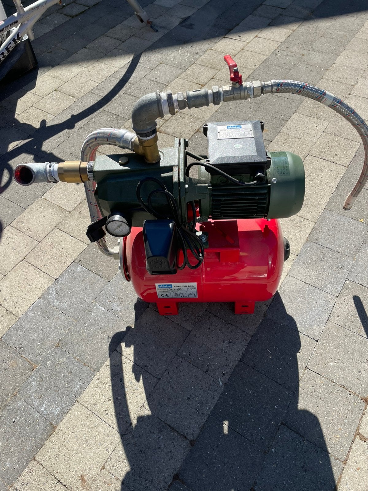 Waterpomp met drukvat, Ophalen, Nieuw