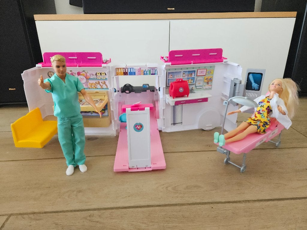 Barbie ambulance, Ophalen, Zo goed als nieuw, Barbie