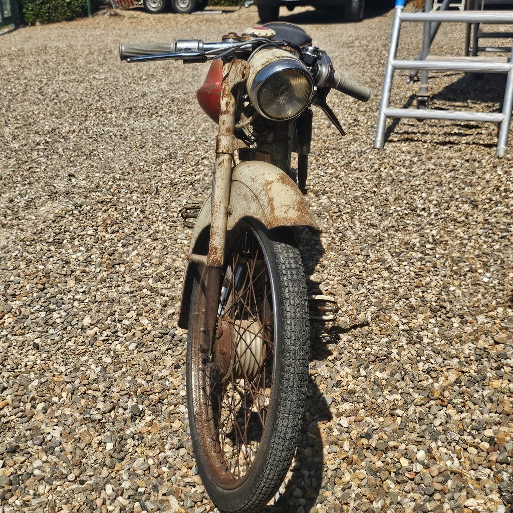 Italiaanse brommer oltimer +/-1945, Fietsen en Brommers, Brommers | Oldtimers, Klasse B (45 km/u), 50 cc, 3 versnellingen, Ophalen