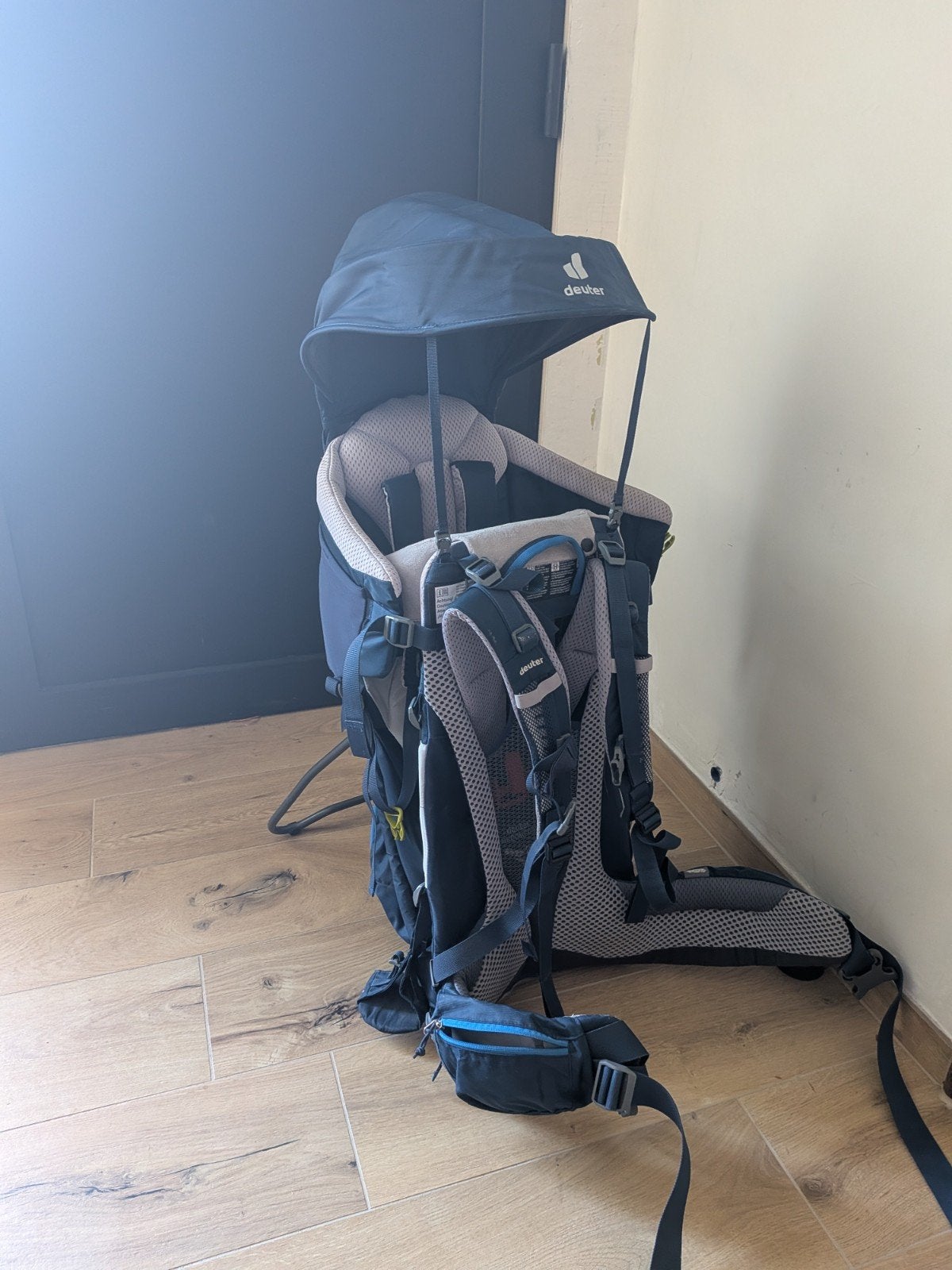 Deuter Kinderdrager Kid Comfort met afneembare zonnekap, Kinderen en Baby's, Babydragers en Draagdoeken, Ophalen, Zo goed als nieuw