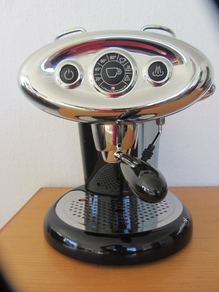 Espresso Illy Design is nieuwe staat, amper gebruikt, Ophalen