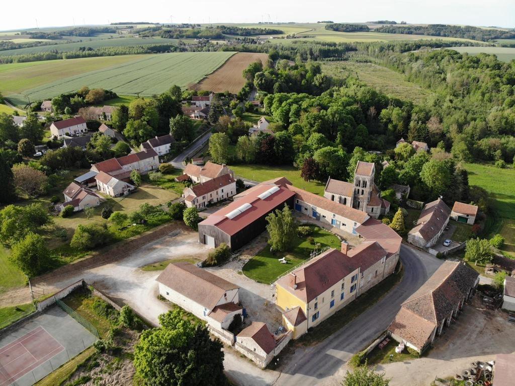 Propriété habitation + Bâtiment Stockage + sur 3 hectares, Village, 10 pièces, Torcy en valois, 400 m²