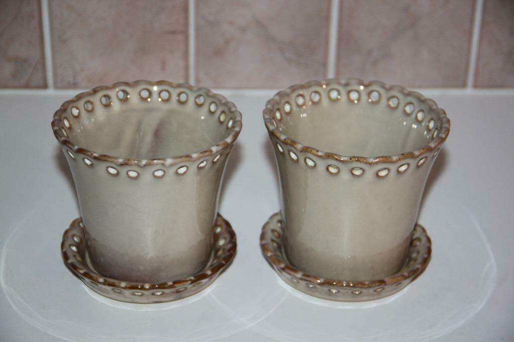 Beige bloempotjes met onderzettertjes, Tuin en Terras, Ophalen of Verzenden, Zo goed als nieuw, Terracotta