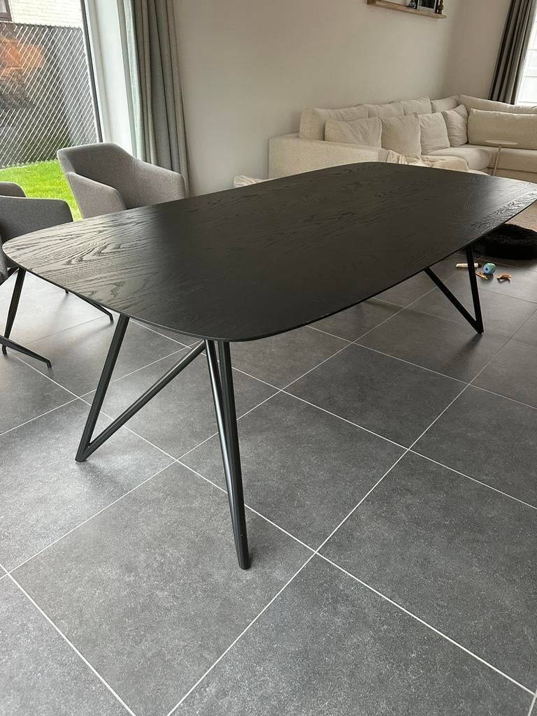 Eettafel zwart fineereik afgerond, Huis en Inrichting, Tafels | Eettafels, Ophalen, Gebruikt