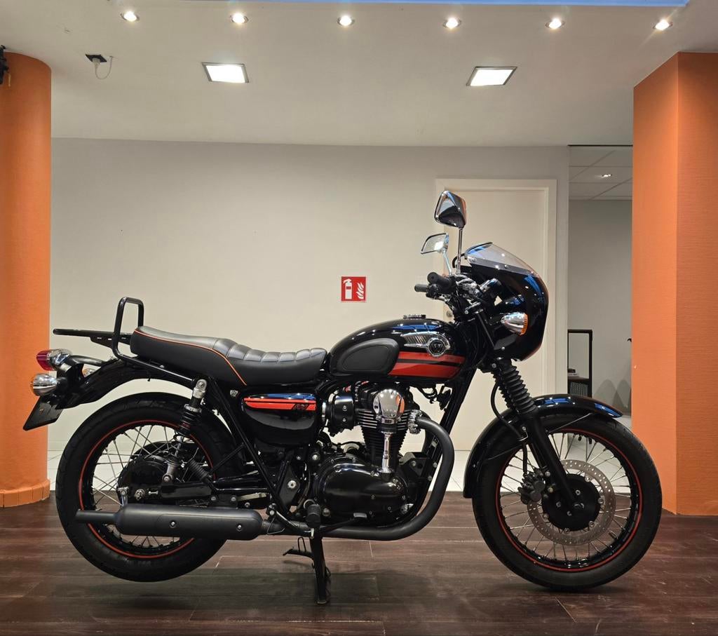 Kawasaki W800 Cafe Racer ** 2014 ** 15.829km ** Garantie, Motos, Motos | Kawasaki, Tourisme, Entreprise, 800 cm³, 2 cylindres