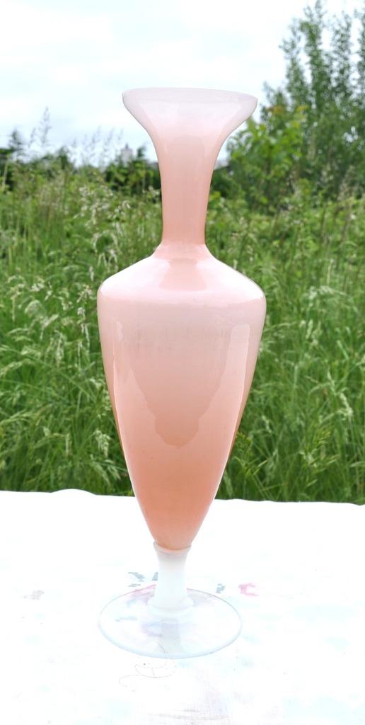 vase decoratif sur pied en opaline rose et blanche, Enlèvement ou Envoi
