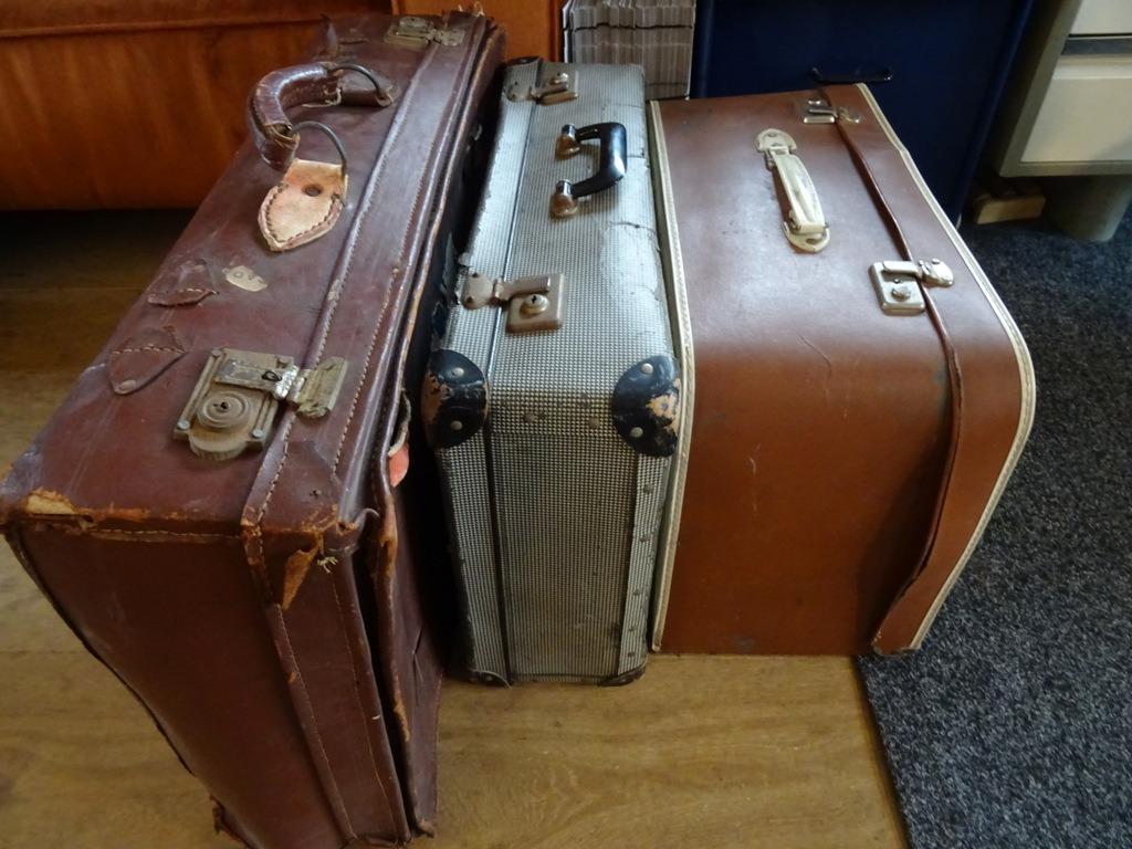 Valise vintage valise antique 3x Aussi á vendre séparément, Antiquités & Art, Enlèvement ou Envoi