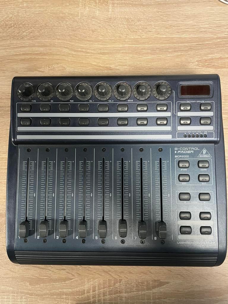 Behringer BCF2000, Enlèvement, Comme neuf