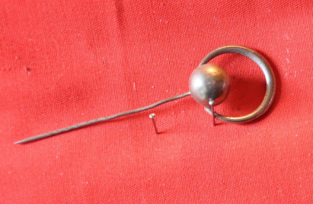epingle a cravate avec perle et anneau en metal, Enlèvement ou Envoi, Autres matériaux, Autres types