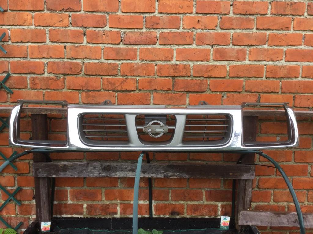 Nissan navara 2000 grill, Ophalen, Gebruikt, Nissan, Bumper